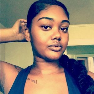 Meet your Posher, Kaila